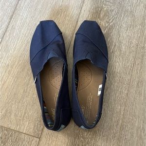 Navy blue Toms